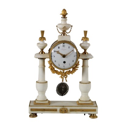 Table Clock Lèchopiè à Paris Marble Gilded Bronze France 1700s